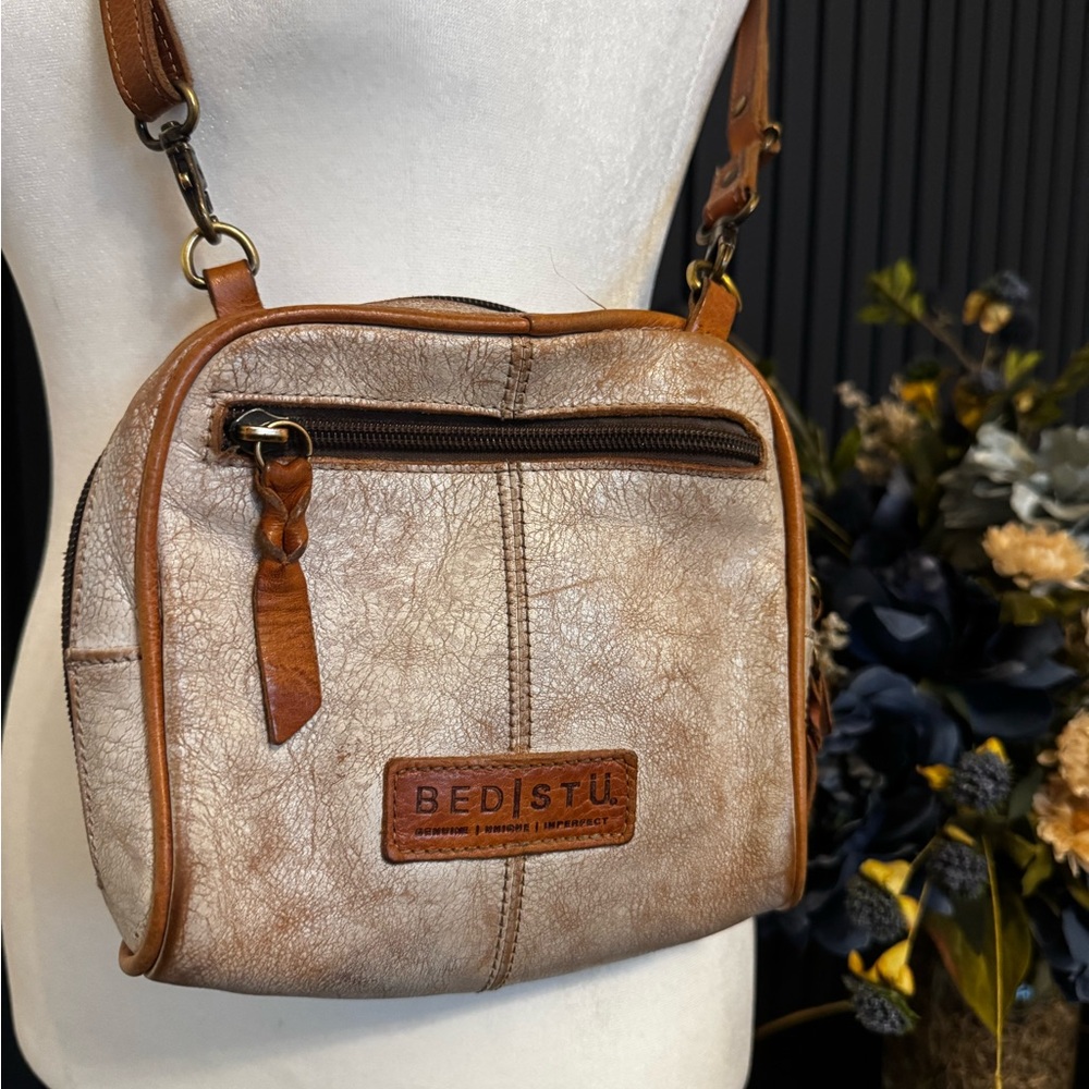 BED|STU Capture Distressed Leather Crossbody Bag in Cream and Brown